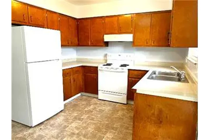 $700 : Rental property with 2 bedro image 5