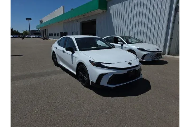 $39900 : Toyota Camry 2026 SE 4dr Sed image 1