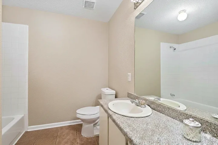 $1250 : 3 Bedroom Renta - Listo image 8