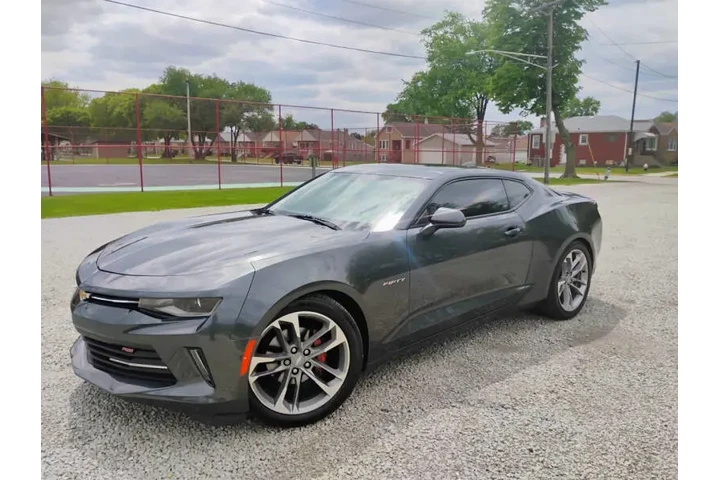 $15997 : 2017 Camaro LT image 4