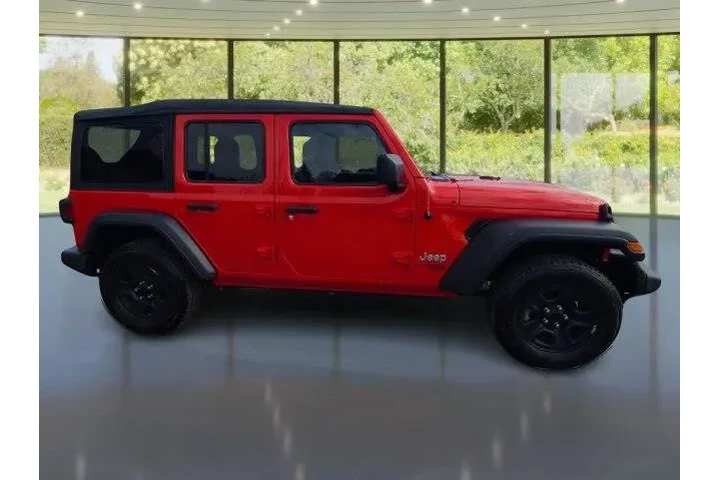 $29910 : Jeep Wrangler Unlimited 2021 image 6