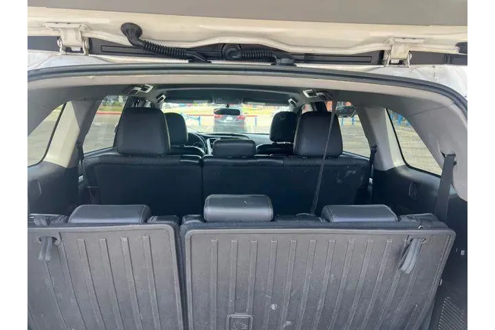 $17991 : Toyota Highlander 2015 LE 4d image 5