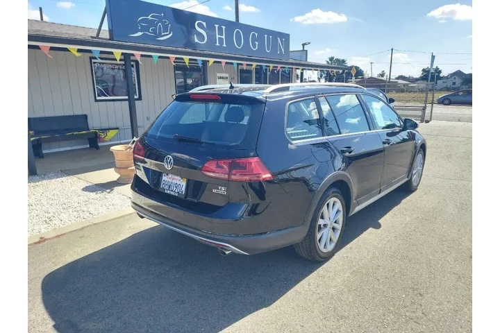 $13695 : 2017 Golf Alltrack image 5