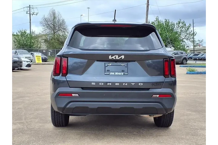 $22991 : Kia Sorento 2022 LX 4dr SUV image 6
