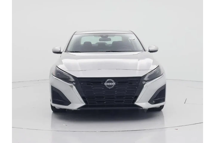 $19998 : Nissan Altima 2023 2.5 SV 4d image 5