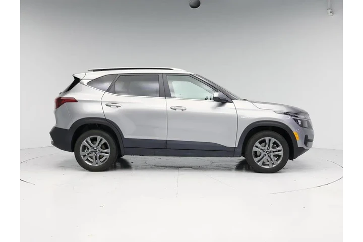$22998 : Kia Seltos 2023 AWD S 4dr SU image 7