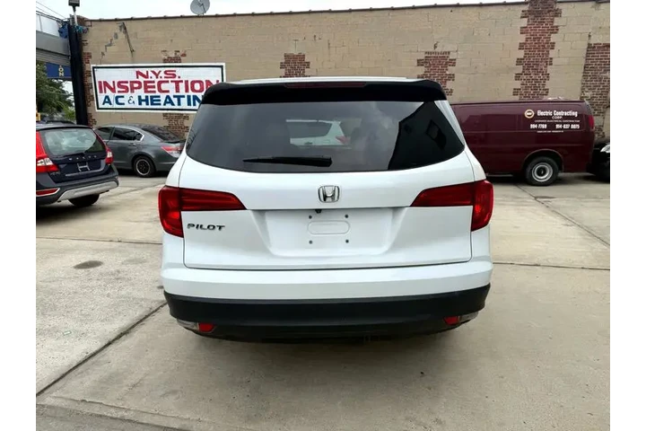 $15995 : 2018 Pilot LX 4WD image 4