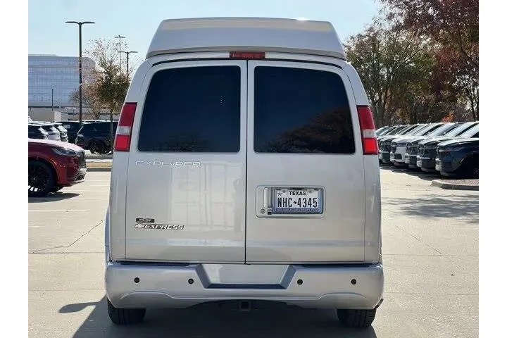 $32999 : Chevrolet Express 2019 2500 image 8