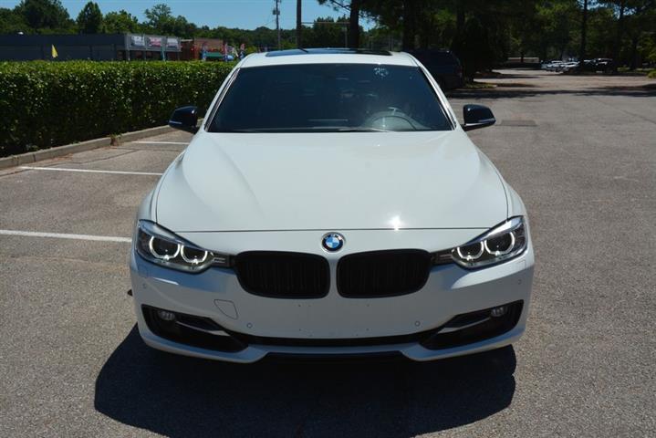 2015 BMW 3 Series 328i xDrive image 3