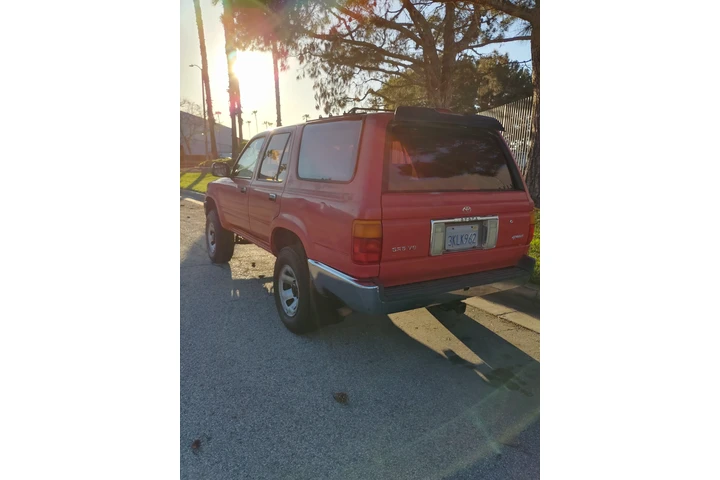 $4750 : Vendo Mi 4Runner image 3