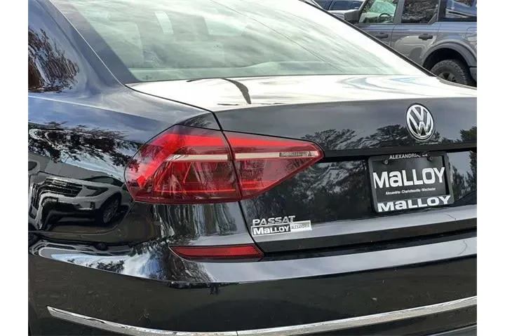 $11900 : Volkswagen Passat 2019 Wolfs image 6