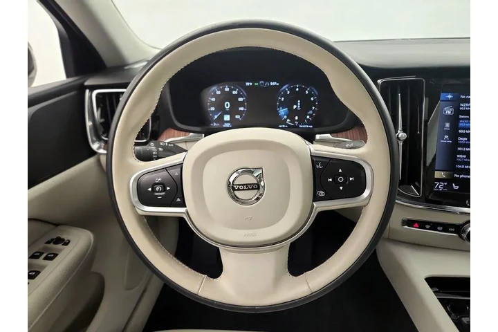 $26998 : Volvo S60 2022 AWD B5 Moment image 9