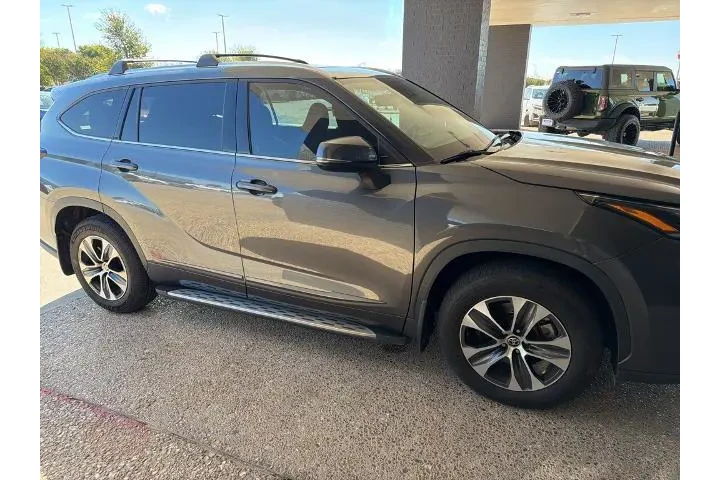 $24297 : Toyota Highlander 2021 XLE 4 image 3