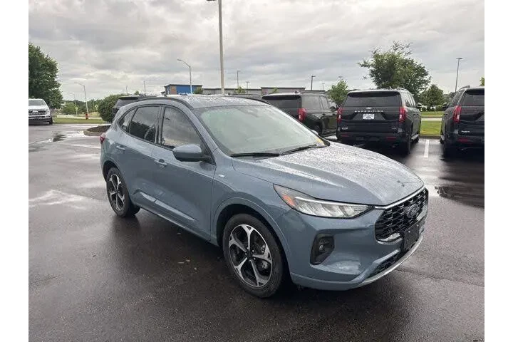 $24000 : Ford Escape 2023 AWD ST-Line image 1