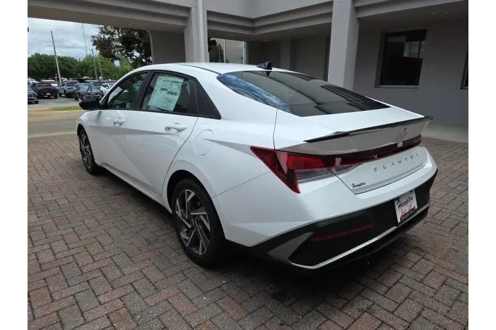 $23995 : Hyundai ELANTRA 2025 SEL Spo image 9