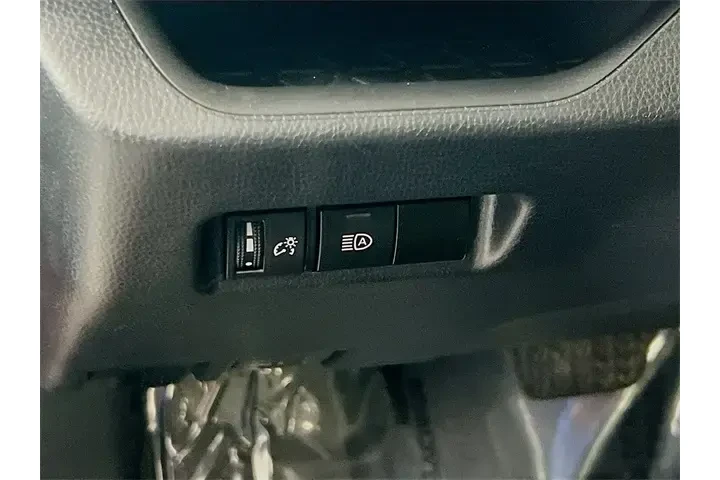 $25900 : Toyota RAV4 2023 XLE 4dr SUV image 10