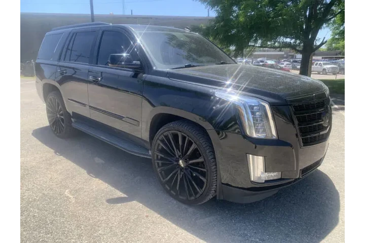 $21995 : 2015 Escalade Luxury image 5