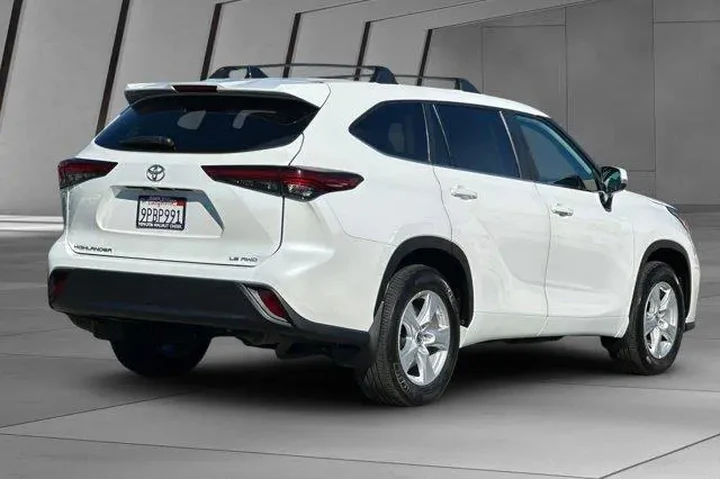 $35500 : Toyota Highlander 2023 AWD L image 4