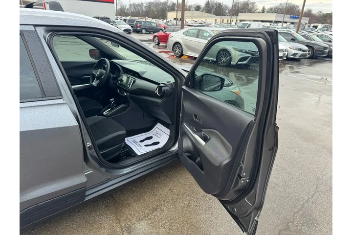 $8980 : 2018 Kicks SV FWD image 8