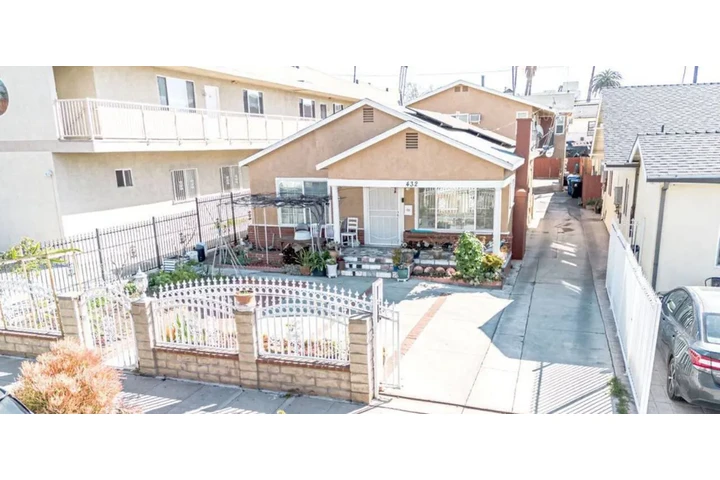 $2350 : Leasing Now image 1