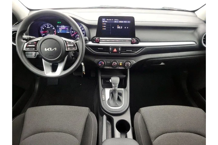 $17998 : Kia Forte 2023 LXS 4dr Sedan image 9