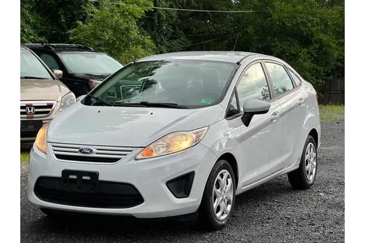$6990 : 2013 Fiesta S image 4