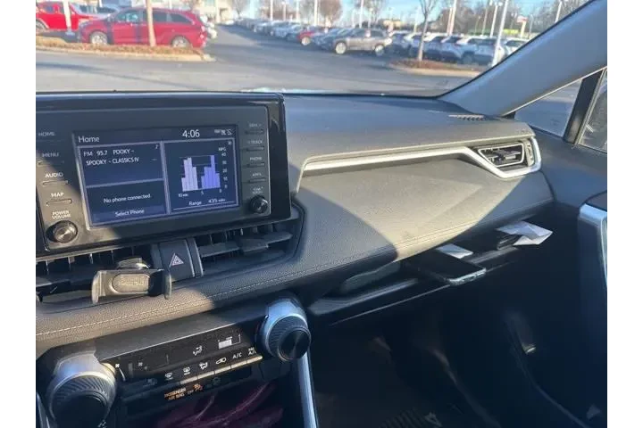 $22229 : Toyota RAV4 2019 LE 4dr SUV image 9