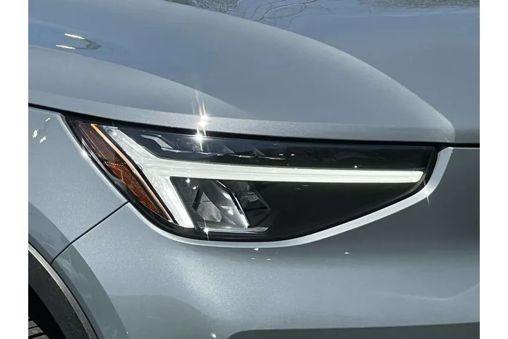 $31250 : Volvo XC40 2023 AWD B5 Plus image 8