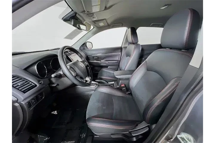 $22975 : Mitsubishi Outlander Sport 2 image 10
