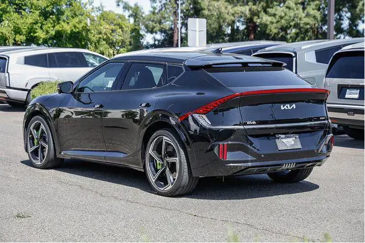 $29992 : Kia EV6 2023 AWD GT 4dr Cros image 2