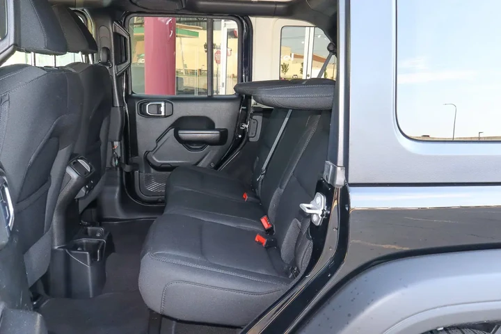 $25488 : 2021 Wrangler Unlimited Willy image 8