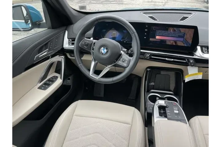 $42795 : BMW X1 2025 AWD xDrive28i 4d image 7