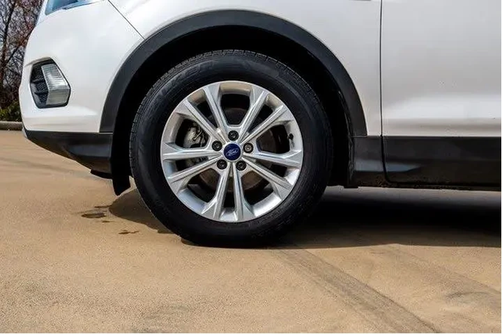 $9872 : Ford Escape 2018 SE 4dr SUV image 8