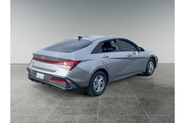 $26211 : Hyundai ELANTRA 2025 SE 4dr image 5