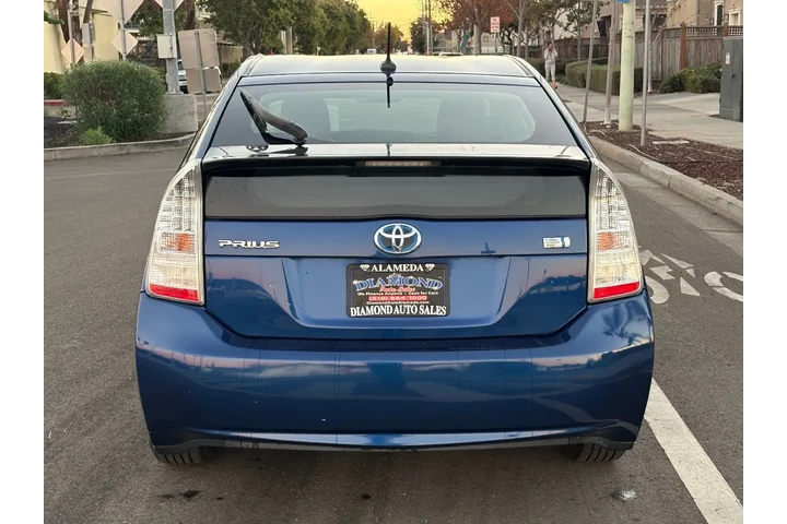$10988 : 2011 Prius II image 7