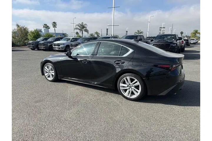 $39769 : Lexus IS 300 2024 4dr Sedan image 6