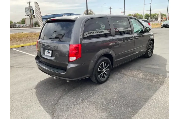 2015 Grand Caravan SE image 4