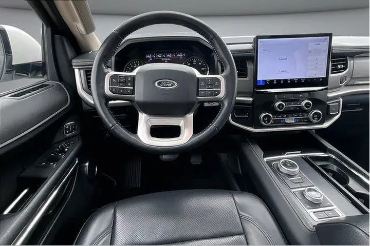 $38500 : Ford Expedition 2022 4x4 XLT image 8