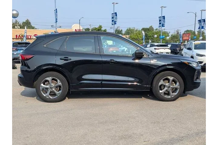 $23749 : Ford Escape 2023 AWD ST-Line image 3