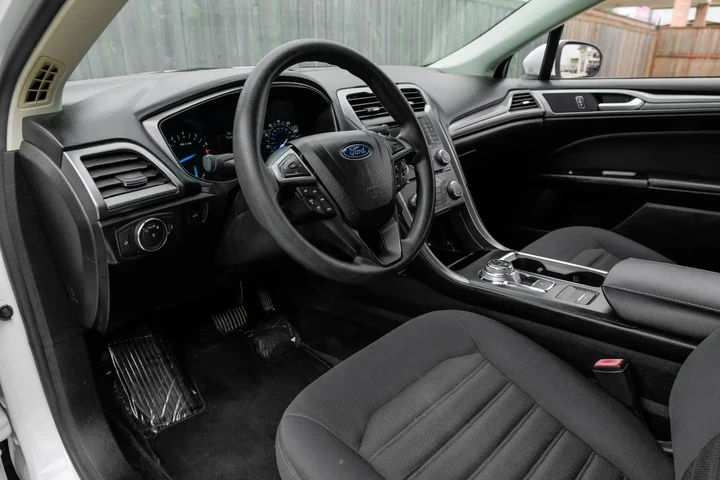 $1900 : Ford / Fusion image 5