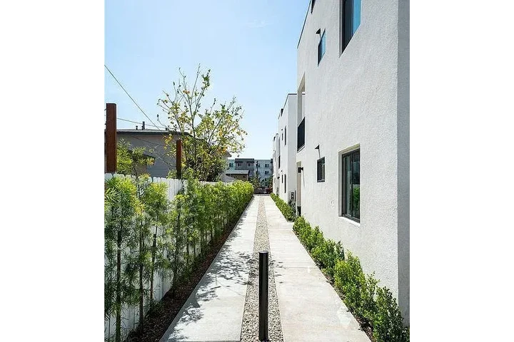 $3000 : Beautiful Home 3B/2B image 10