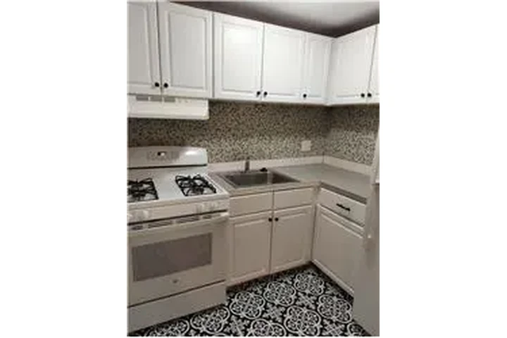 $2095 : Rental property with 2 bedro image 5