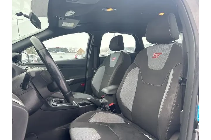 $14062 : Ford Focus 2017 ST 4dr Hatch image 9