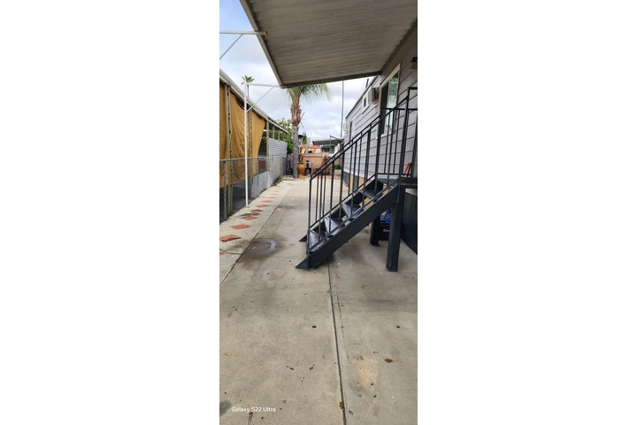 $132000 : MOBILE HOME FOR SALE ONTARIO image 6