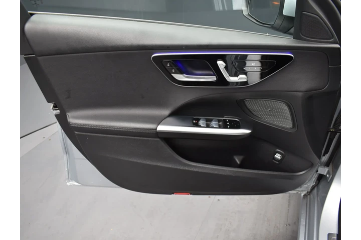 $29495 : Mercedes-Benz C-Class 2022 A image 6