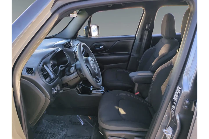 Jeep Renegade 2022 4x4 Altit image 9