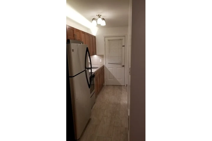 $1000 : Spacious 1BR 1BA $1000 image 5