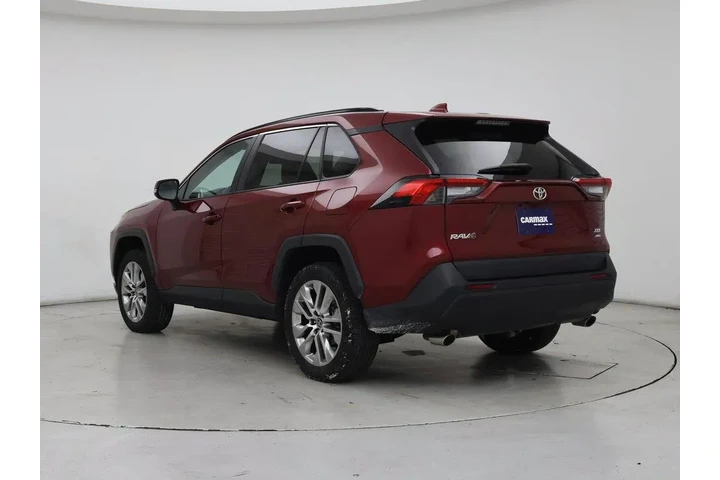 $30998 : Toyota RAV4 2021 AWD XLE Pre image 2