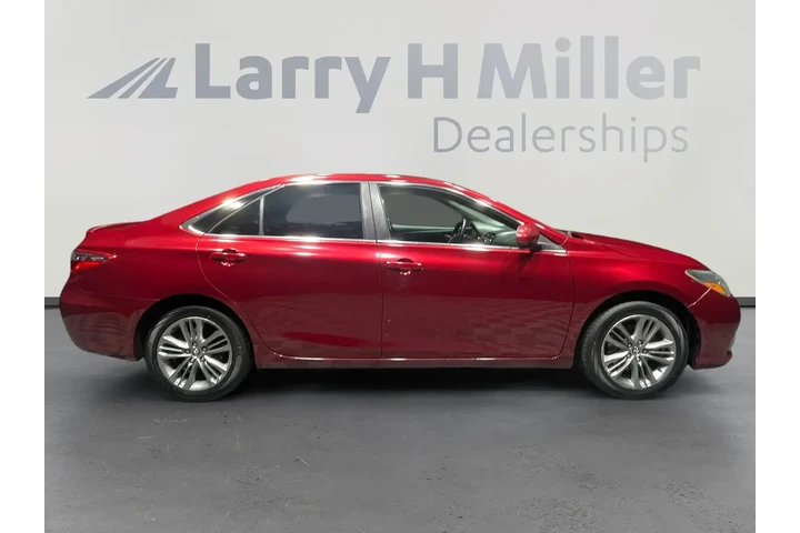 Toyota Camry 2016 SE 4dr Sed image 6