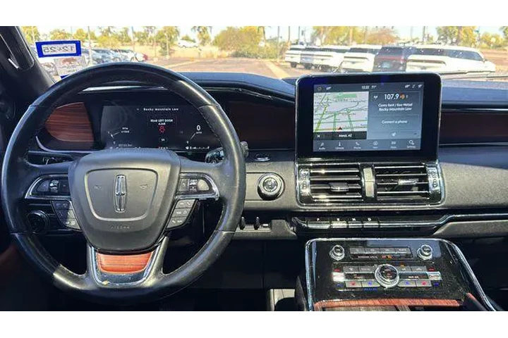 $39075 : Lincoln Navigator L 2020 4x4 image 5